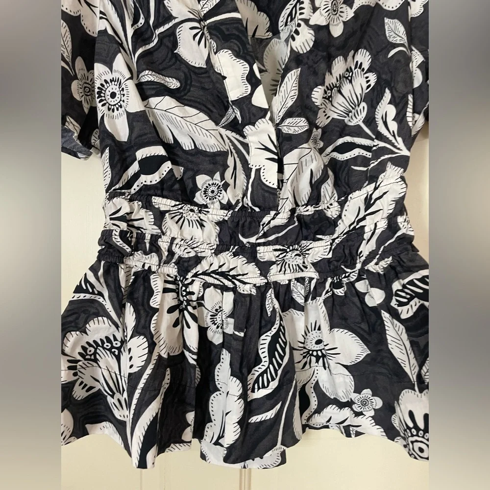 Anthropologie The Somerset FLATTERING Blouse Dark Floral Gray & Black, Size XXS - Picture 4 of 8